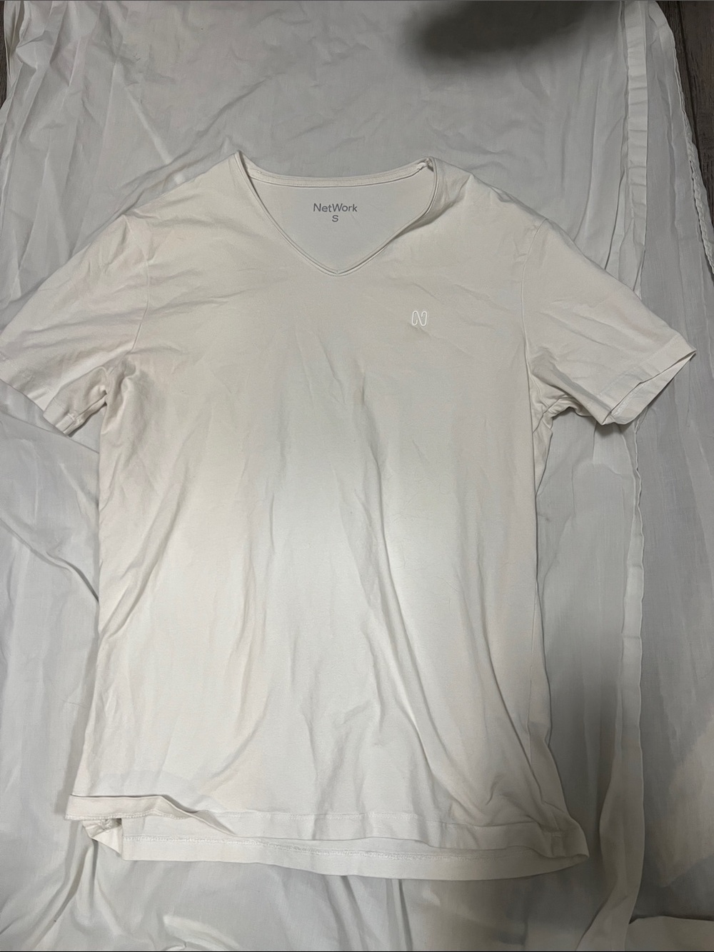 Network Off-White V-Neck Short Sleeve Tee